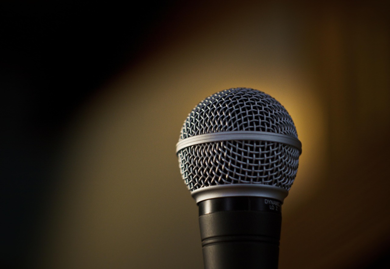mic on gradient background